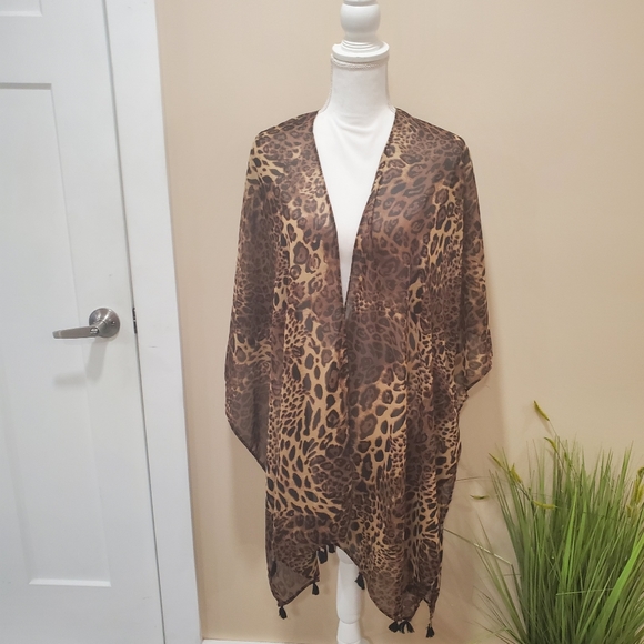 Ultra pink chiffon leopard poncho swim cover up - Picture 5 of 6